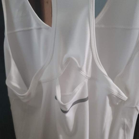 Adidas cross tank NWT - Picture 5 of 5